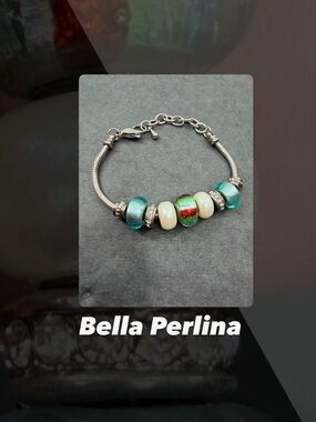 EUC Bella Perlina Deluxe Charm Bracelet